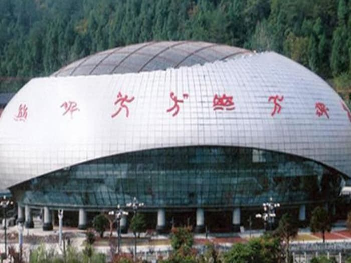 南康体育中心球形网架加工安装